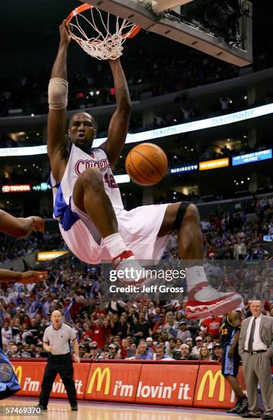 Elton Brand of the Los Angeles Clippers slam dunks in game two of the Western Conference Quarterfinals against the Denver Nuggets during the 2006 NBA...