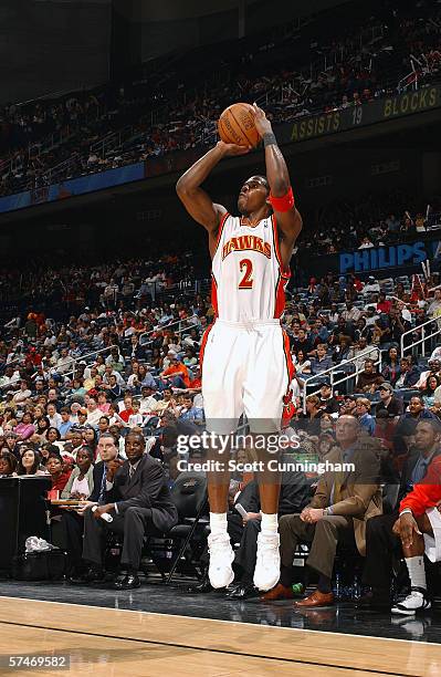 Joe Johnson of the Atlanta Hawks takes a jump shot during the game against the Washington Wizards at Philips Arena on April 7, 2006 in Atlanta,...