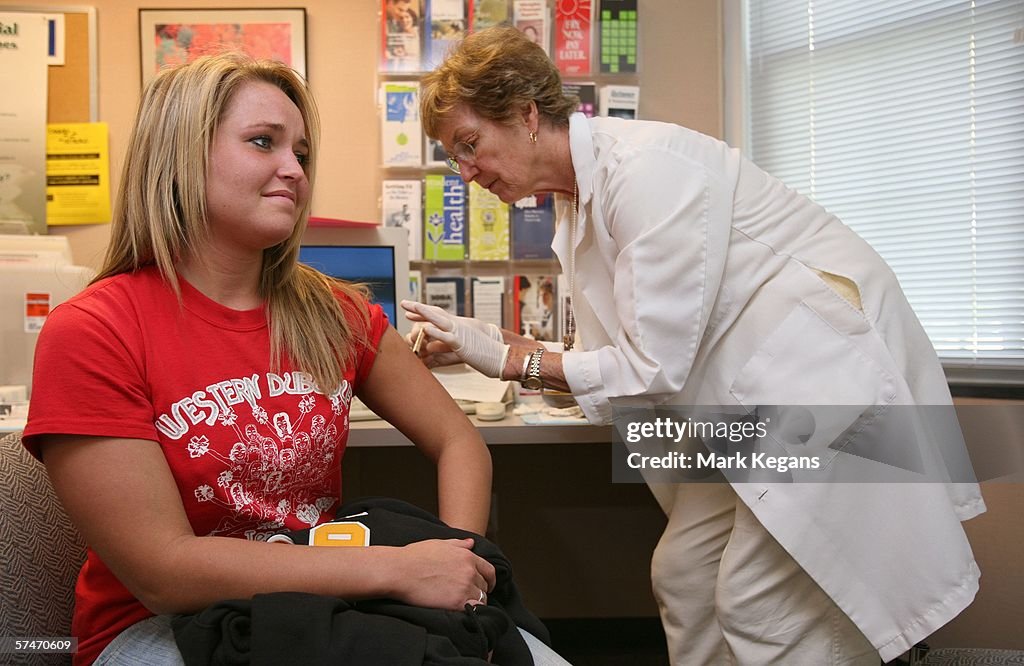 University Of Iowa Begins Vaccinating Students For Mumps