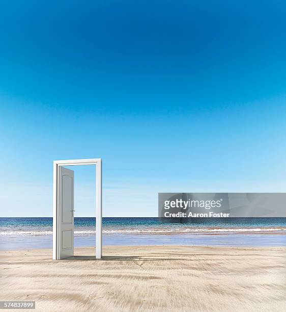 open door beach concept - door ストックフォトと画像