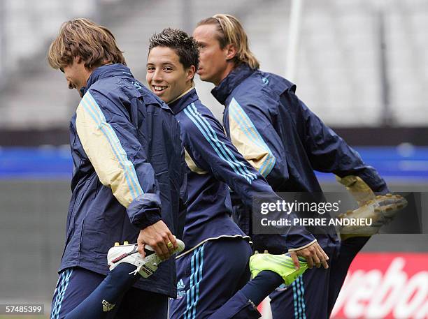 Marseille's midfielder Samir Nasri and teammates practice, 28 April 2006 at the stade de France in Saint-Denis northern Paris, on the eve of the...