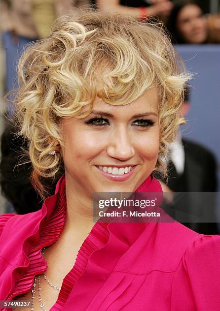 Actress Jennifer Landon arrives at the 33rd Annual Daytime Emmy Awards held at the Kodak Theatre on April 28, 2006 in Hollywood, California.