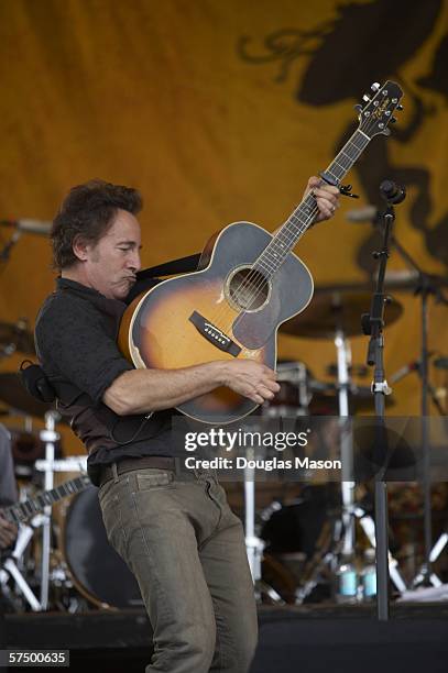 Springsteen 2006 Magazine 155 57433159 Stock Photos, High-Res Pictures, and Images - Getty Images