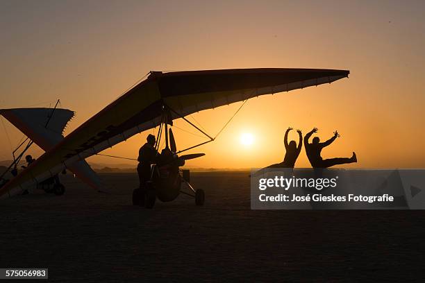 microlighting is fun - namibia airplane stock-fotos und bilder