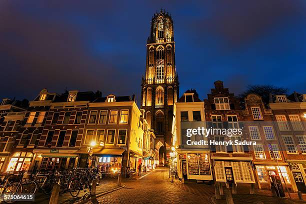 dom tower of utrecht - utrecht stockfoto's en -beelden