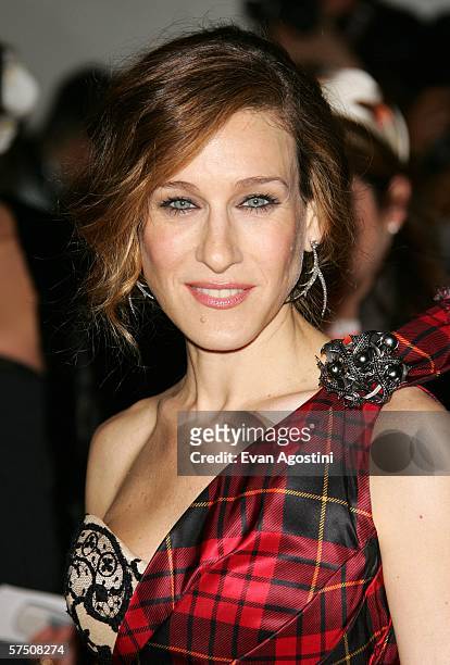 Actress Sarah Jessica Parker attends the Metropolitan Museum of Art Costume Institute Benefit Gala: Anglomania at the Metropolitan Museum of Art May...