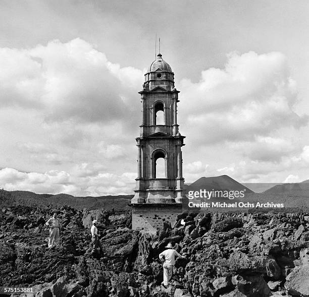 30 fotos e imágenes de San Juan Parangaricutiro - Getty Images