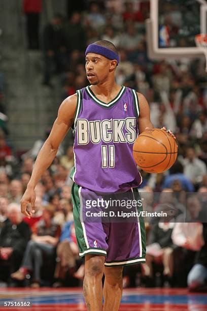 1,023 Bucks T.J. Ford Photos and Premium High Res Pictures - Getty