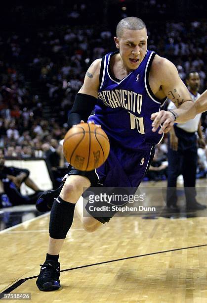 Mike Bibby of the Sacramento Kings drives against the San Antonio Spurs in Game 5 of the Western Conference Quarterfinals during the 2006 NBA...
