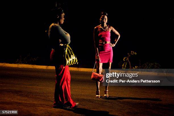 southern africa hunger and poverty crisis - malawi stock pictures, royalty-free photos & images