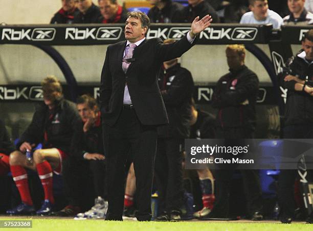 Sam Allardyce of Bolton Wanderers directs his players during the Barclays Premiership match between Bolton Wanderers and Middlesbrough at The Reebok...