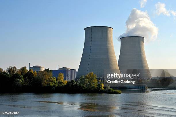 power station - nuclear power station stock pictures, royalty-free photos & images