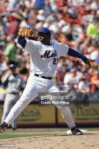 Al Oliver of the New York Mets pitches during the game against the Milwaukee Brewers at Shea Stadium in Flushing, New York on April 16, 2006. The...