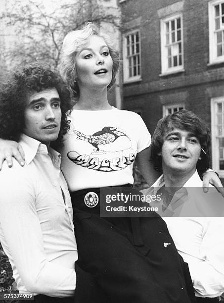 Doug Rae Young Magpie Photos and Premium High Res Pictures - Getty Images