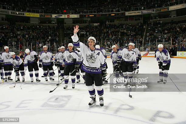 Luc Robitaille, of the Los Angeles Kings waves to goodbye to the fans following the final game of his career against the San Jose Sharks on April 17,...