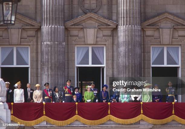 The royal family congregate on the balcony of Buckingham Palace to commemorate the 50th anniversary of the Battle of Britain, 15th September 1990....