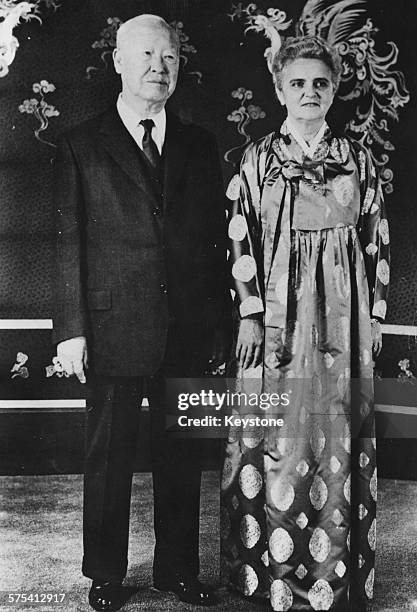 Enbok Rhee 109 Korea President Rhee Stock Photos, High-Res Pictures, and Images ...