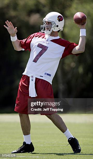 Quarterback Matt Leinart, first round draft pick of the Arizona Cardinals, practices during the first day of mini-camp at the team's training center...