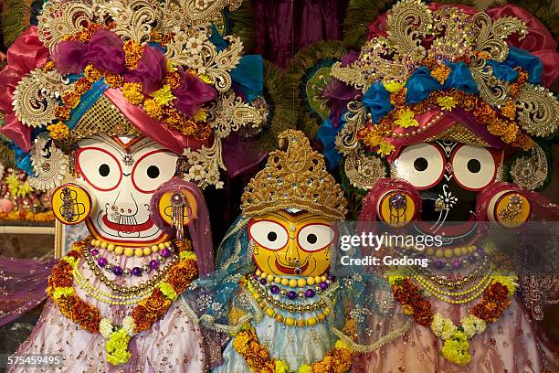 iskcon temple - idols foto e immagini stock