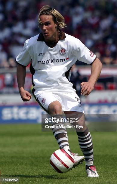 Felix Luz of Pauli in action during the Third League match between Rot Weiss Essen and FC St.Pauli at the Georg-Melches Stadium on May 6, 2006 in...