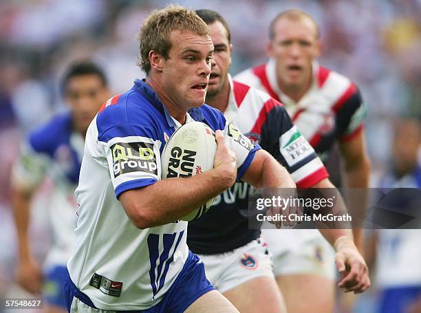 Daniel Holdsworth of the Bulldogs makes a break during the round nine NRL match between the Roosters and the Bulldogs played at Aussie Stadium May 7,...