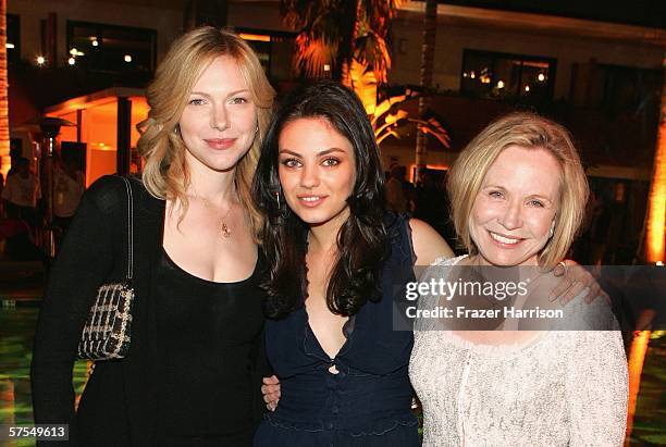 Actress Laura Prepon, Mila Kunis, and Debra Jo Rupp pose at the Fox Television 'That 70s Show' wrap party held at Tropicana at The Roosevelt Hotel on...