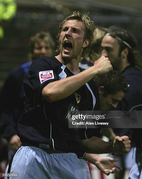 Rob Hulse of Leeds United celebrates the second goal scored by Frazer Richardson during the Coca-Cola Championship Play-Off Semi Final second leg...