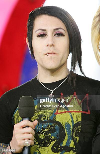 A Fu Singer AFI lead singer Davey Havok makes an appearance on MTV's Total... News ...
