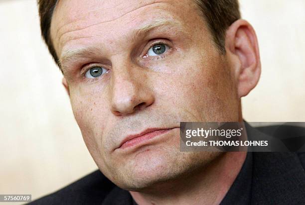 Self-confessed German cannibal Armin Meiwes waits for the beginning of a session of his re-trial 09 May 2006 in Frankfurt/M. The District Court of...