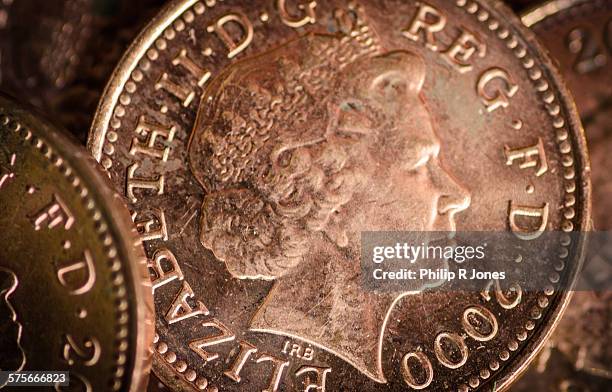 copper coins - tvåpencemynt bildbanksfoton och bilder