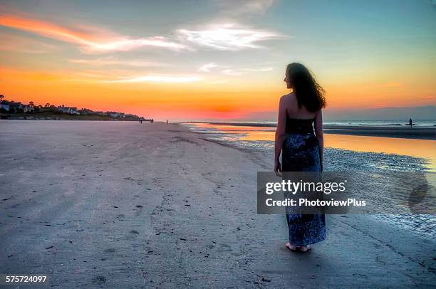 before the   surise on the beach - hilton head photos et images de collection