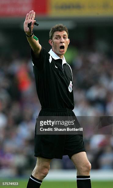 Referee Steve Tanner in action during the Coca-Cola Championship Play-Off Semi-Final, Second Leg match between Watford and Crystal Palace at Vicarage...
