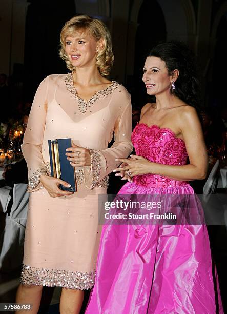 Veronica Ferres and Lucia Aliberti attend the Goldene Feder 2006 Award May 11, 2006 in Hamburg, Germany.