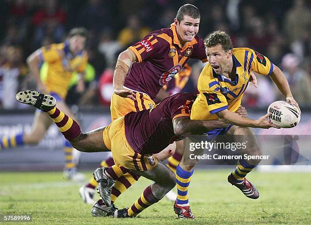 Matt Orford of City looks to pass during the NRL City v Country Origin match at Apex Oval May 12, 2006 in Dubbo, Australia.