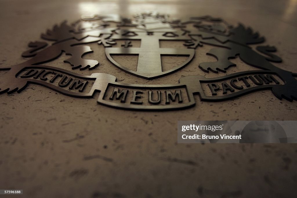 London Stock Exchange Closes In The Red