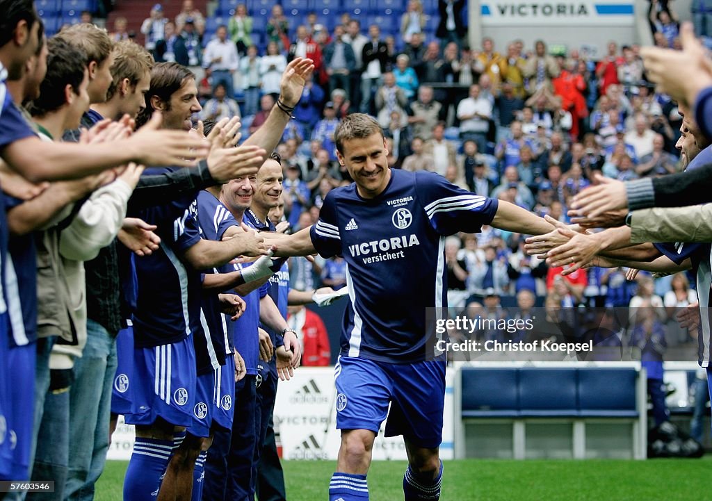 Schalke 04 v VFB Stuttgart