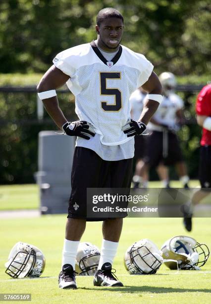 Rookie running back Reggie Bush of the New Orleans Saints practices during Rookie Camp on May 13, 2006 at the Saints Training Facility in Metairie,...