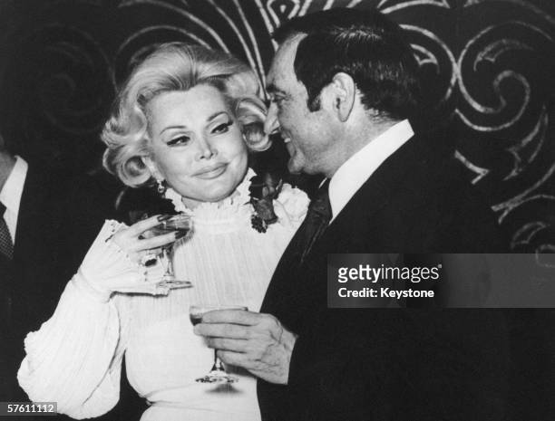 Hungarian film star Zsa Zsa Gabor with her sixth husband, former actor Jack Ryan, after their wedding at Caesar's Palace, Las Vegas, 21st January...