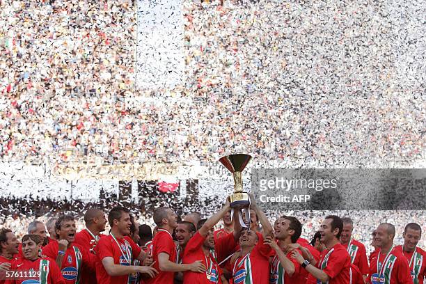 Juventus forward Alessandro Del Piero holds the Italian serie A cup after their Italian serie A football match at San Nicola stadium in Bari, 14 May...