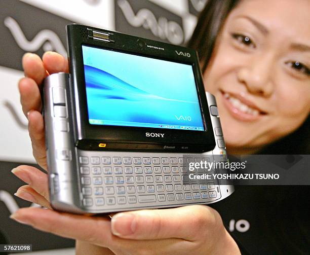 Japanese Style Computer 1,098 Japanese Computer Giant Stock Photos, High-Res Pictures, and ...