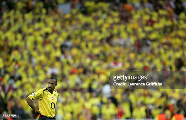 Thierry Henry of Arsenal prepares to take a freekick during the UEFA Champions League Final between Arsenal and Barcelona at the Stade de France on...