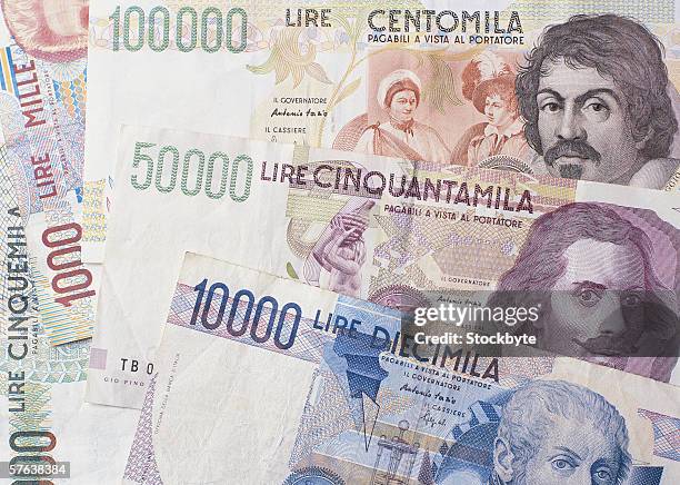 close-up of paper money - italian currency imagens e fotografias de stock