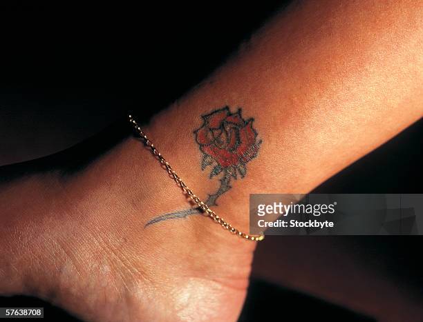 421 Ankle Bracelet Tattoo Photos and Premium High Res Pictures - Getty  Images
