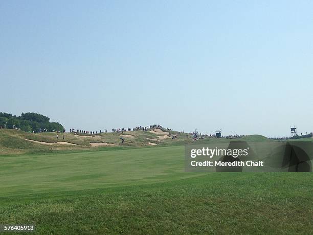 golf course with spectators - sheboygan wisconsin stock-fotos und bilder