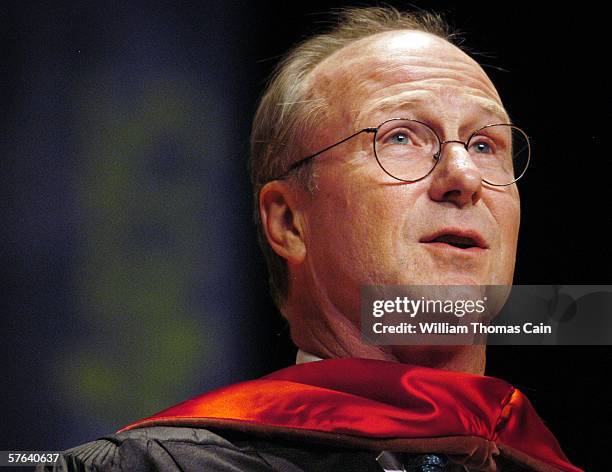 Academy Award winning actor William Hurt speaks during commencement ceremonies at University of the Arts May 17, 2006 in Philadelphia, Pennsylvania....