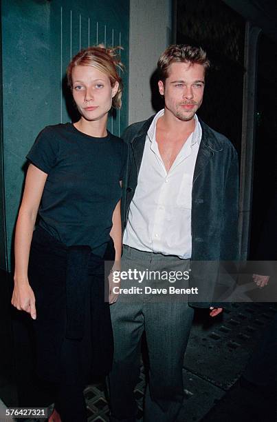 American actors Brad Pitt and Gwyneth Paltrow at The Ivy restaurant, London, 14th August 1985.