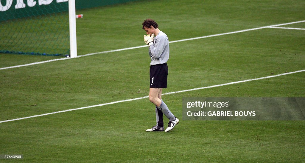 Arsenal's German goalkeeper Jens Lehmann