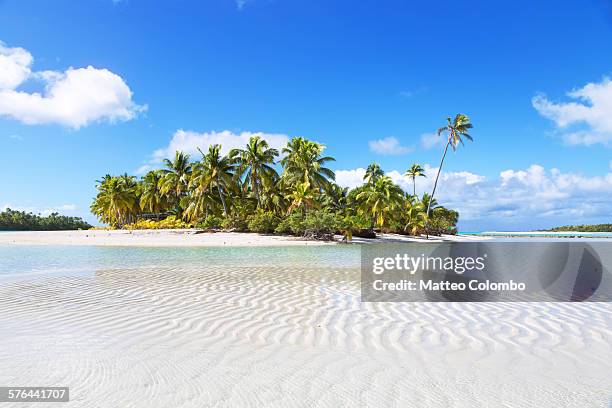famous exotic beach of one foot island, aitutaki - aitutaki stock pictures, royalty-free photos & images