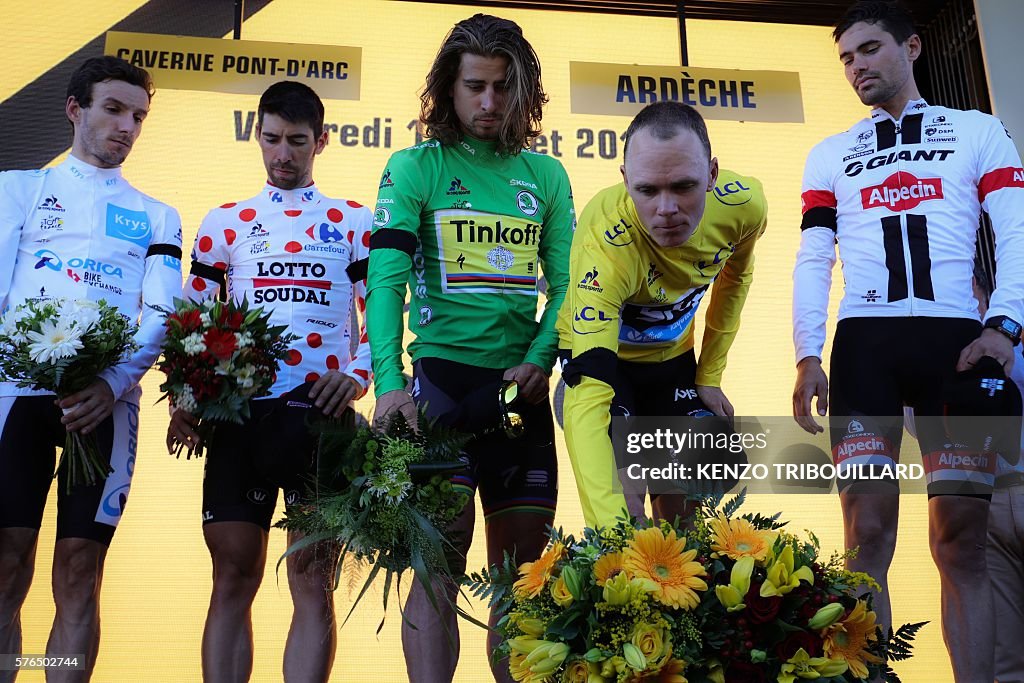 CYCLING-FRA-TDF2016-PODIUM-NICE-ATTACK-TRIBUTE