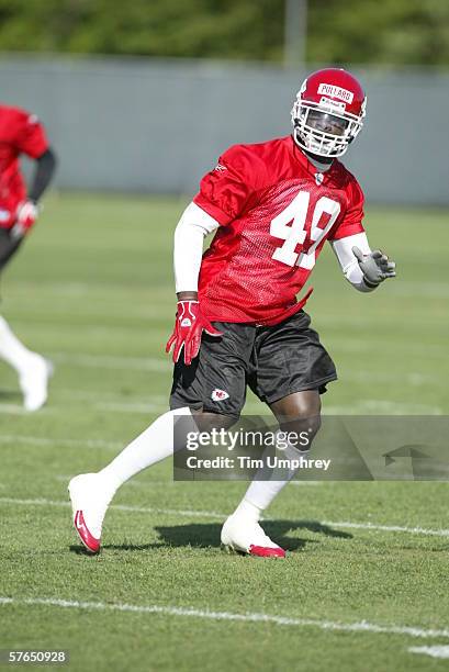 Safety Bernard Pollard runs drills during the Kansas City Chiefs Mini Camp on May 12, 2006 at the Kansas City Chiefs Training Facility in Kansas...